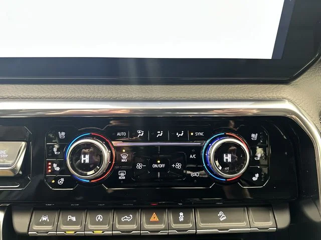 Used 2025 Silver GMC Denali image 19