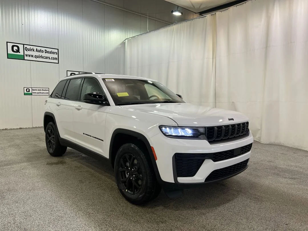 2026 Jeep Grand Cherokee Laredo - Photo 3