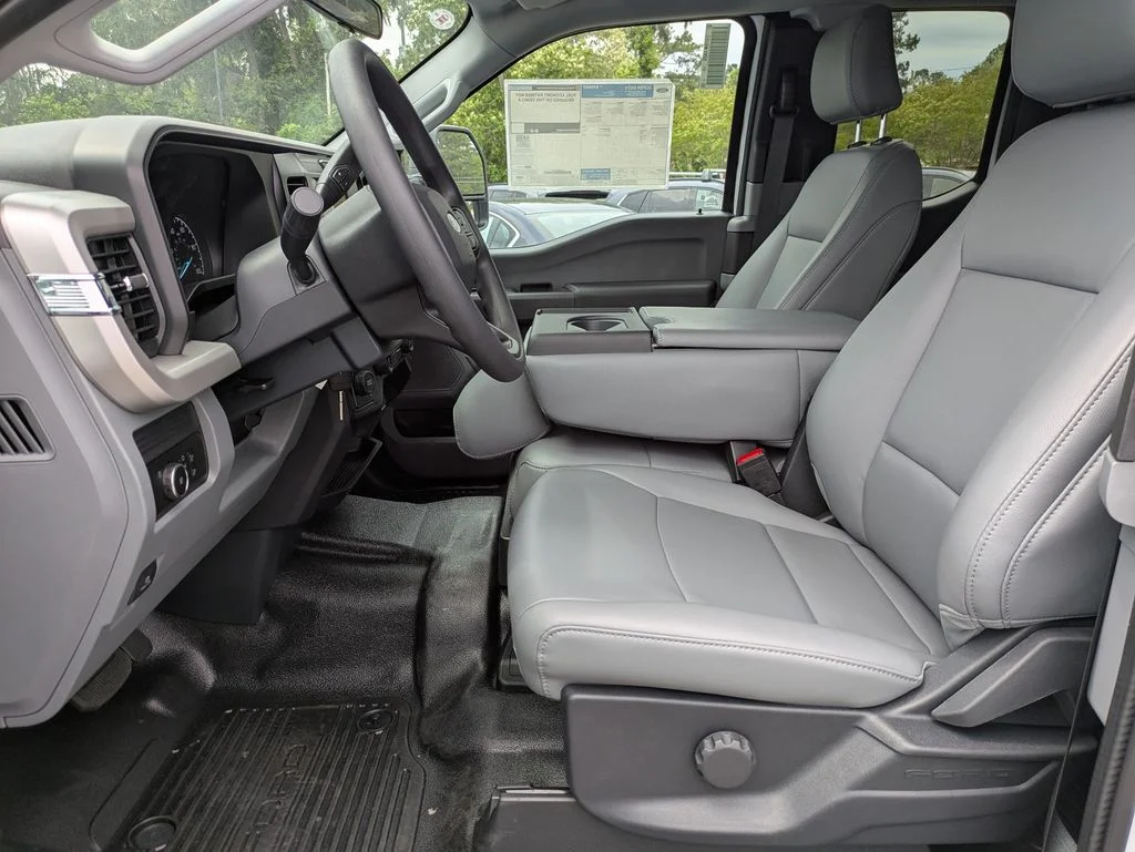 New 2026 Oxford White Ford XL image 20