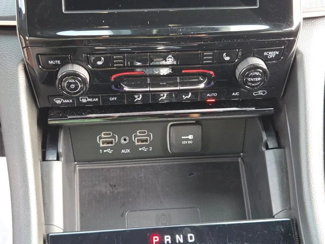 Used 2024 White Jeep Altitude X image 22