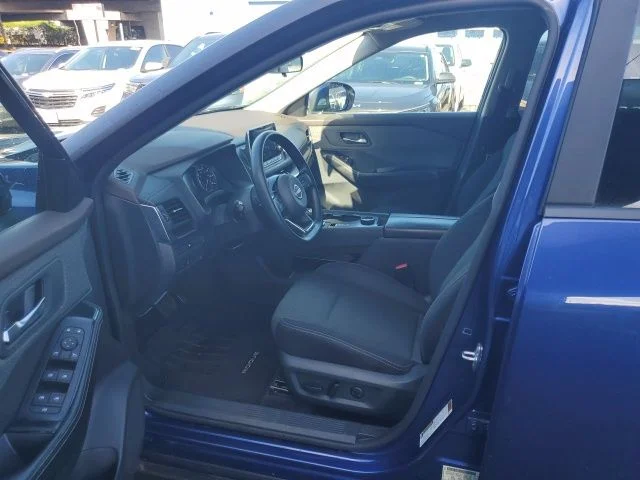 Used 2023 Blue Nissan SV image 9