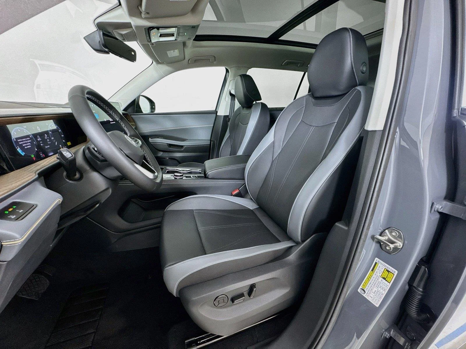 New 2027 Pure Gray Volkswagen SE w/Technology image 20