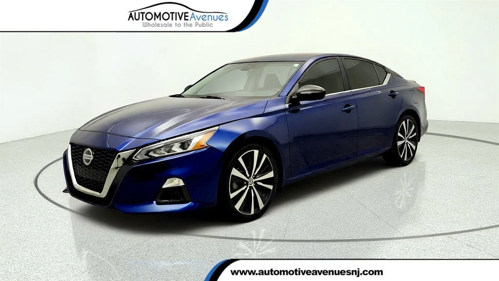Used 2020 Deep Blue Pearl Nissan 2.5 SR Sedan image 1