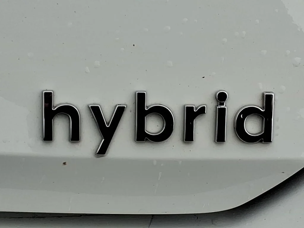 Used 2022 White Hyundai Limited image 9