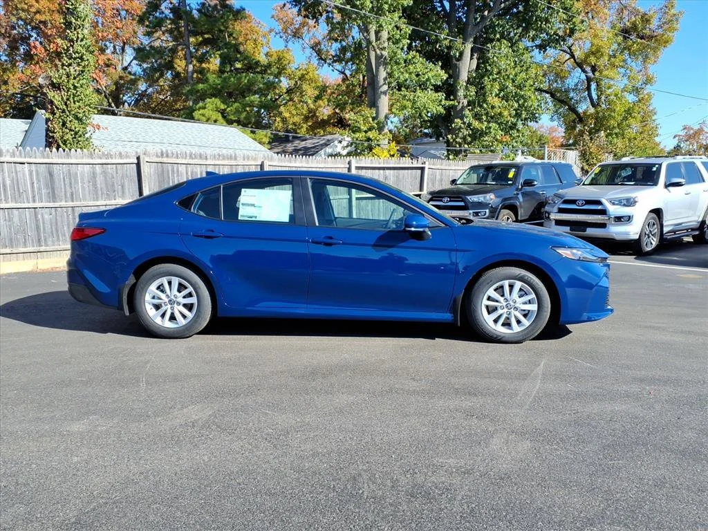 2026 Toyota Camry LE - Photo 7