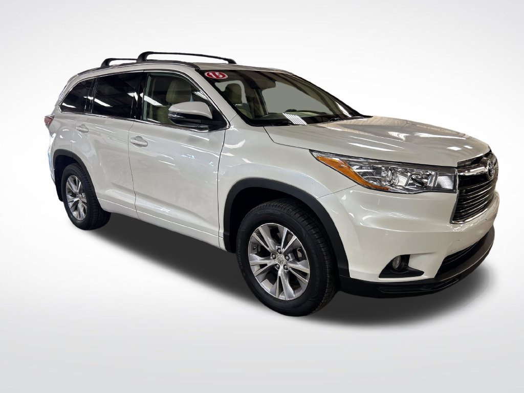 Used 2015 White Toyota XLE V6 image 8