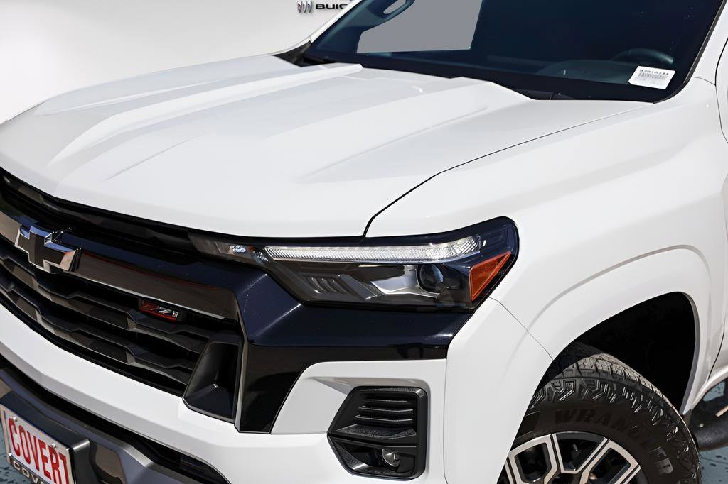Used 2024 Summit White Chevrolet Z71 image 3