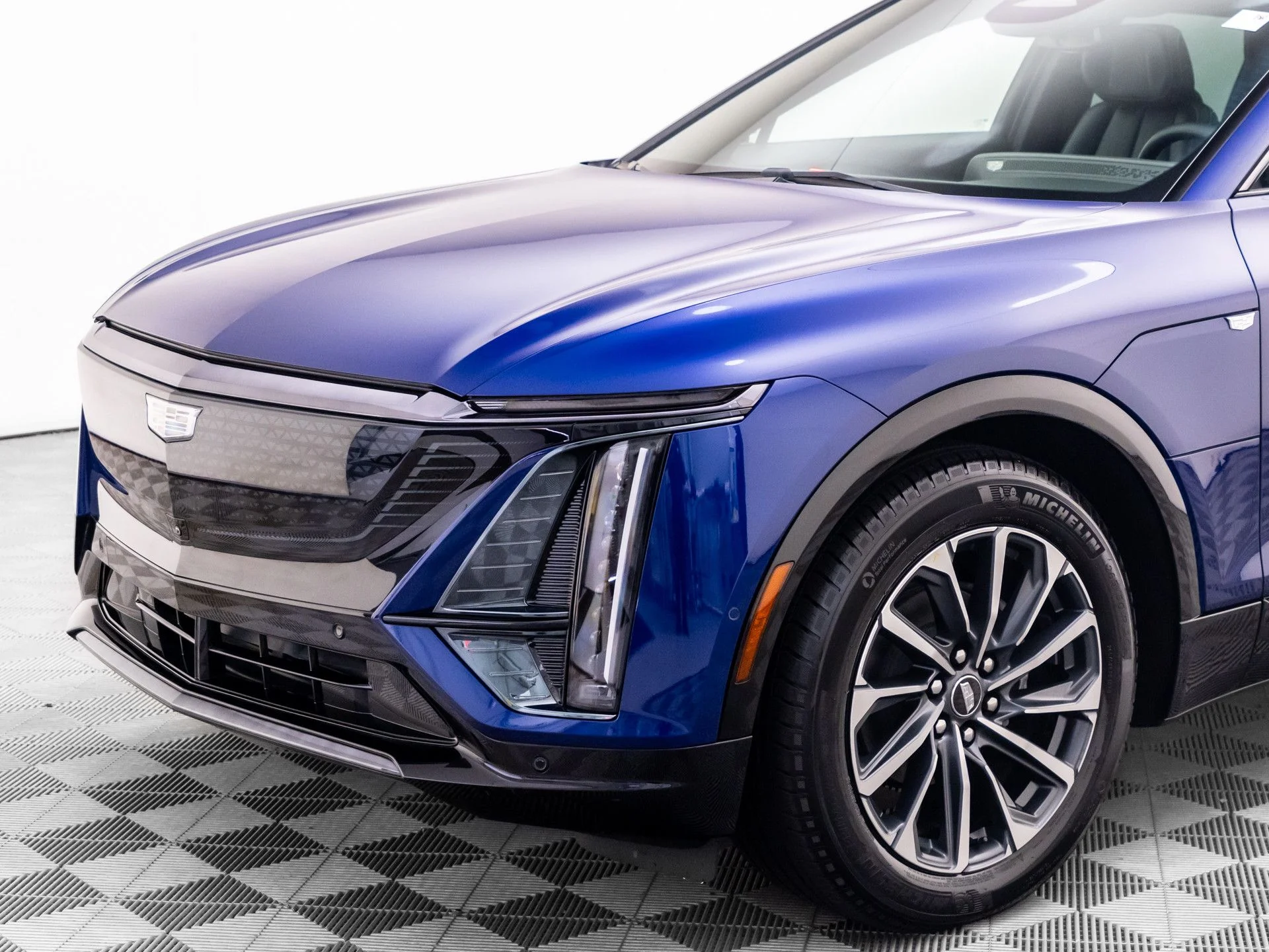 Used 2024 Blue Cadillac Sport 2 image 39