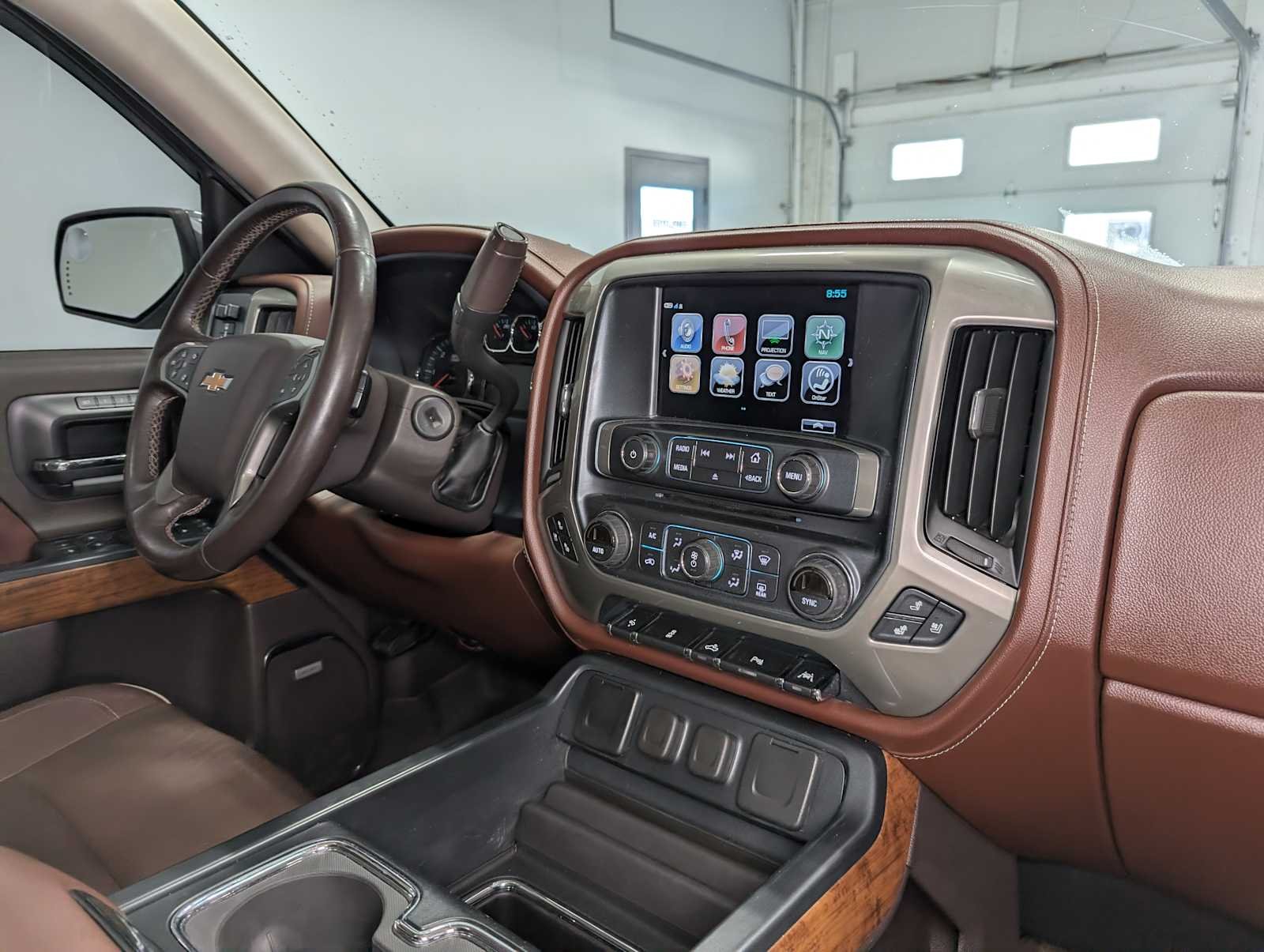 Used 2017 Iridescent Pearl Tricoat Chevrolet High Country image 43