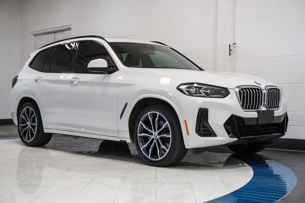Used 2022 White BMW xDrive30i image 5
