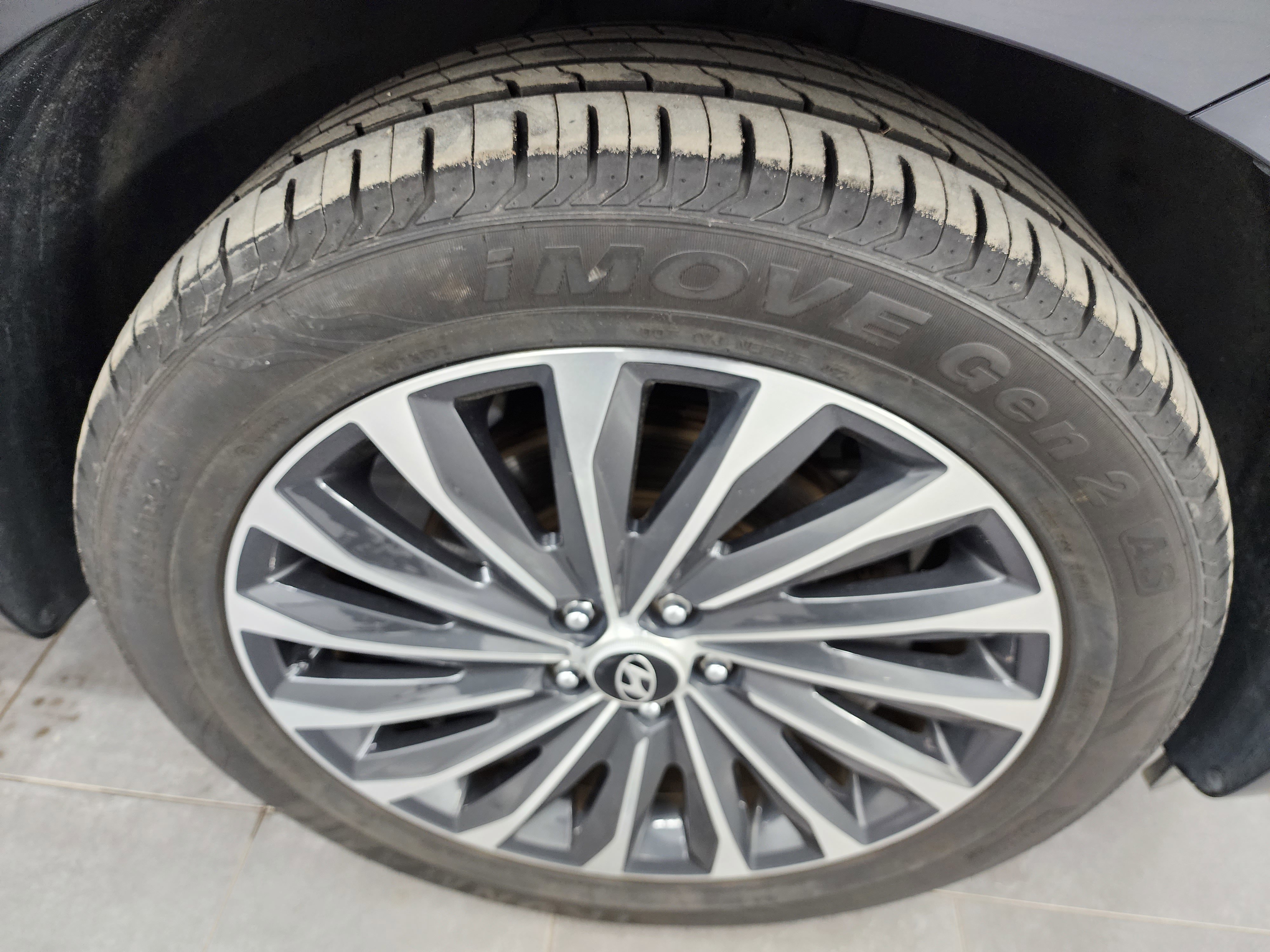 Used 2024 Moonlight Cloud Hyundai Calligraphy: CALLIGRAPHY-AWD-QUADS-THIRD-NAV-PANO-ADAPTIVE CRUISE-1 OWNER image 3