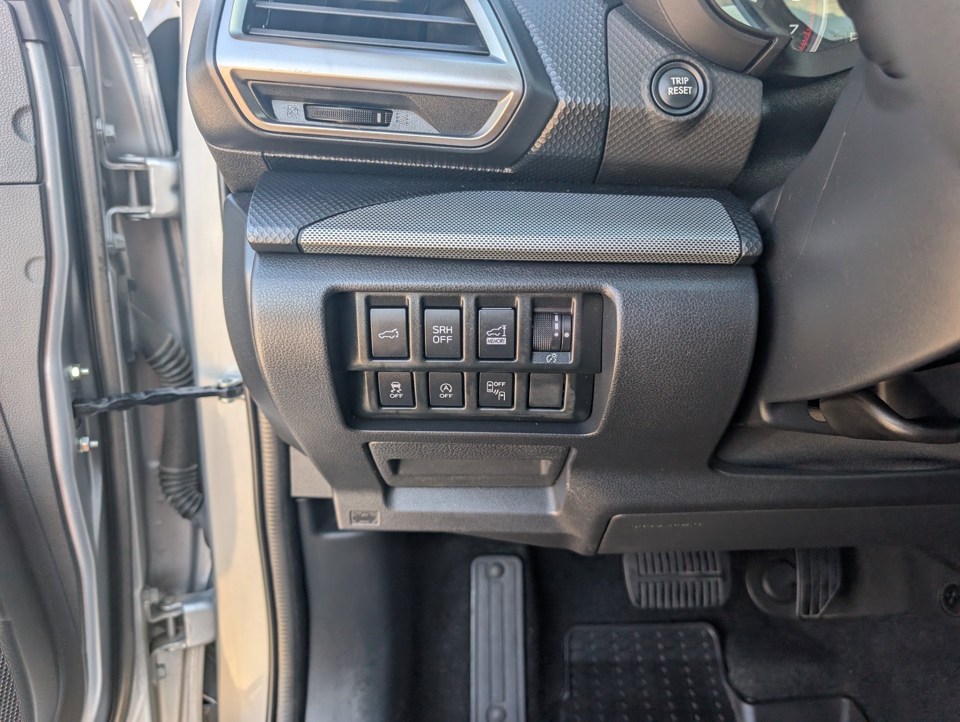 Used 2019 Silver Subaru Limited image 11