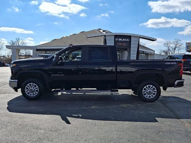 Used 2025 Black Chevrolet LT image 4