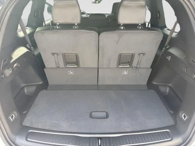 New 2026 Bright White Clear-Coat Exterior Paint Jeep Altitude image 15