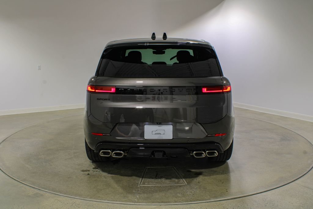 New 2026 Charente Grey Land Rover Dynamic SE P530 V8 image 4