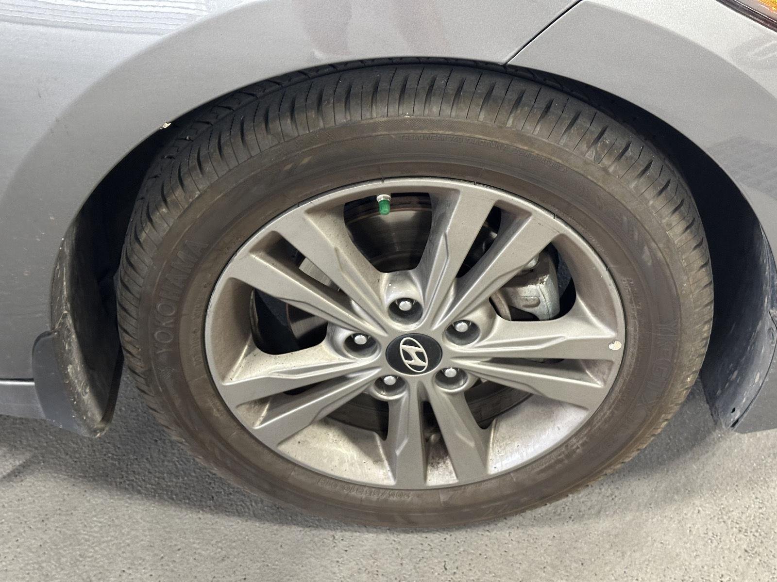 Used 2018 Machine Gray Hyundai SEL image 16