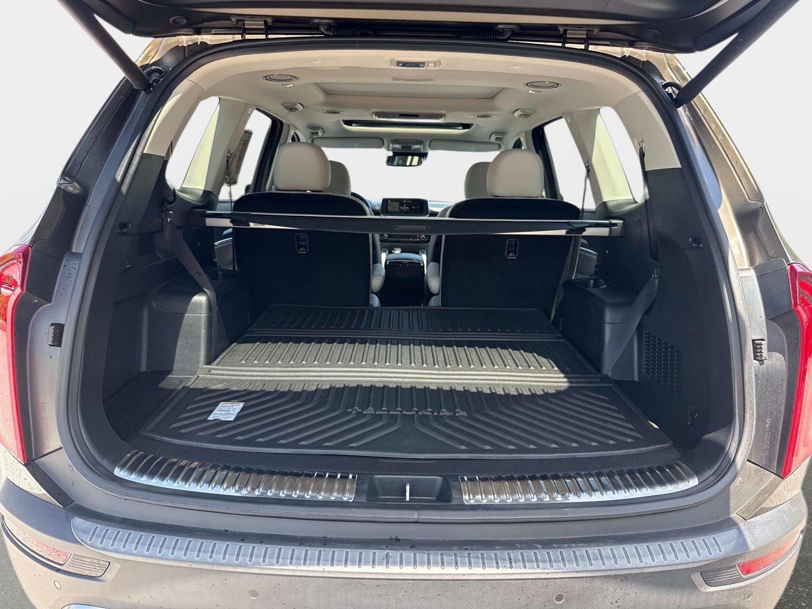 Used 2020 Dark Moss Kia SX image 9
