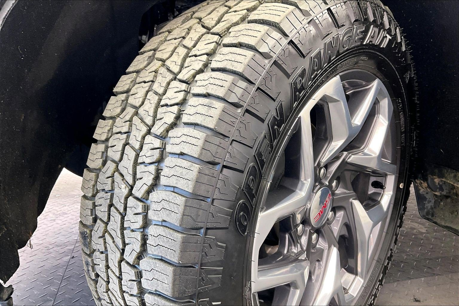 Used 2022 Summit White GMC SLT image 33