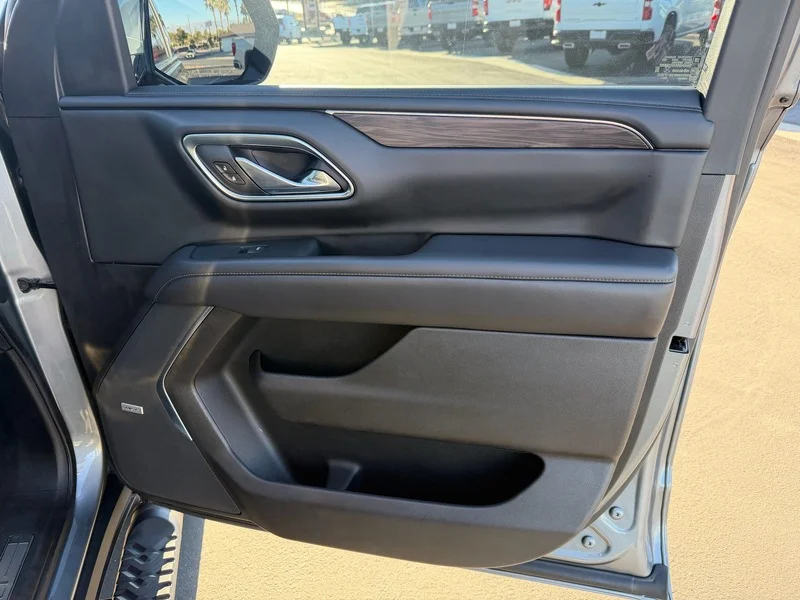 Used 2021 SATIN STEEL METALLIC Chevrolet Z71 image 22