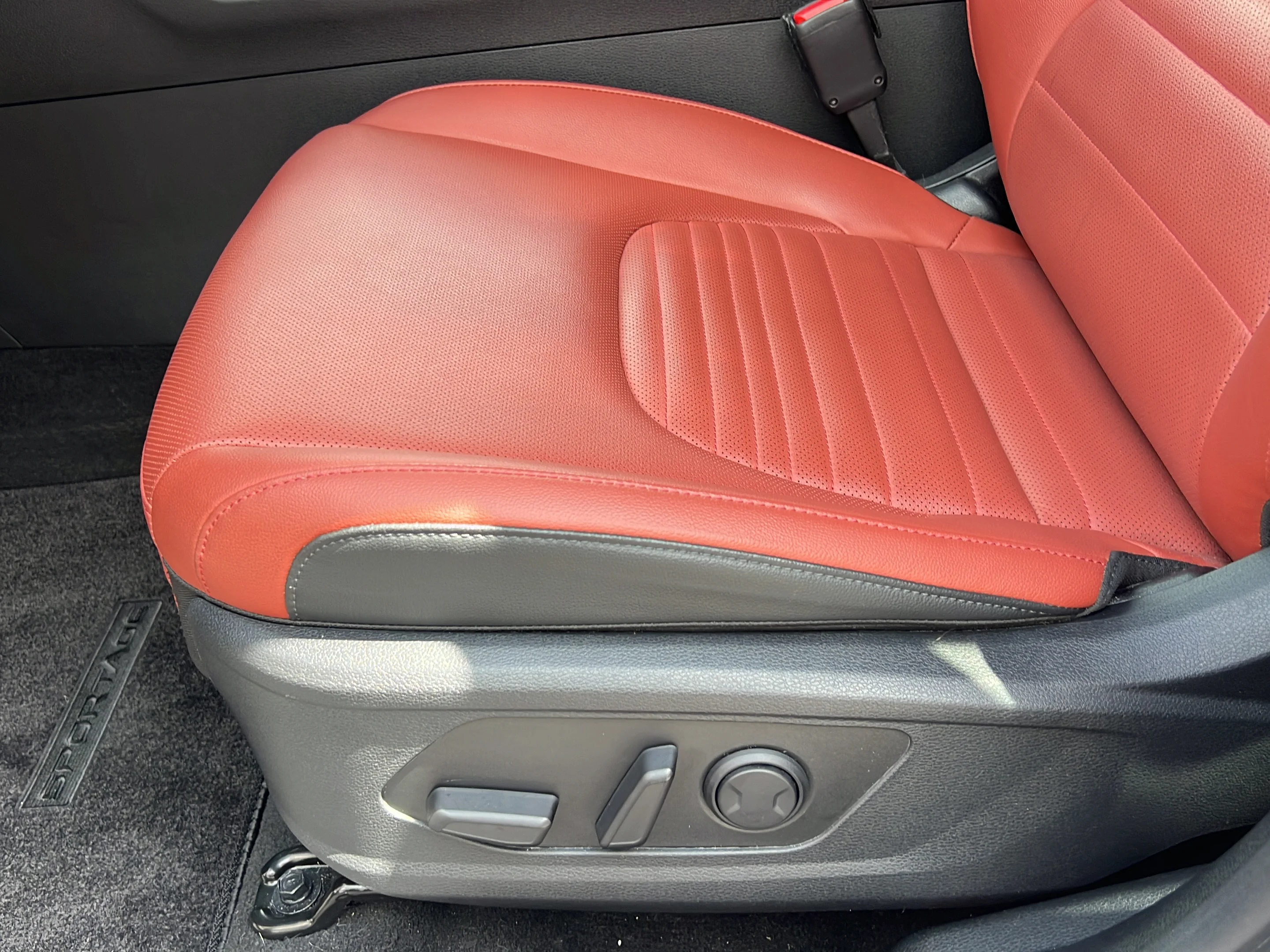 Used 2023 Wolf Gray Kia SX-Prestige image 14