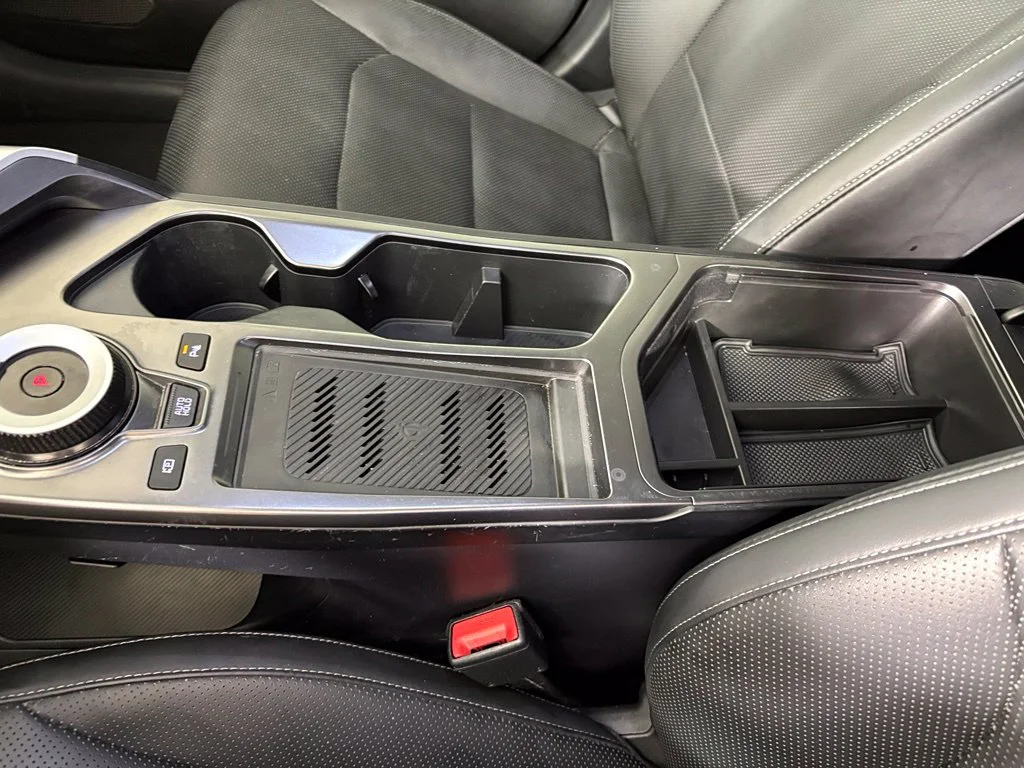 Used 2023 White Kia Wind image 33