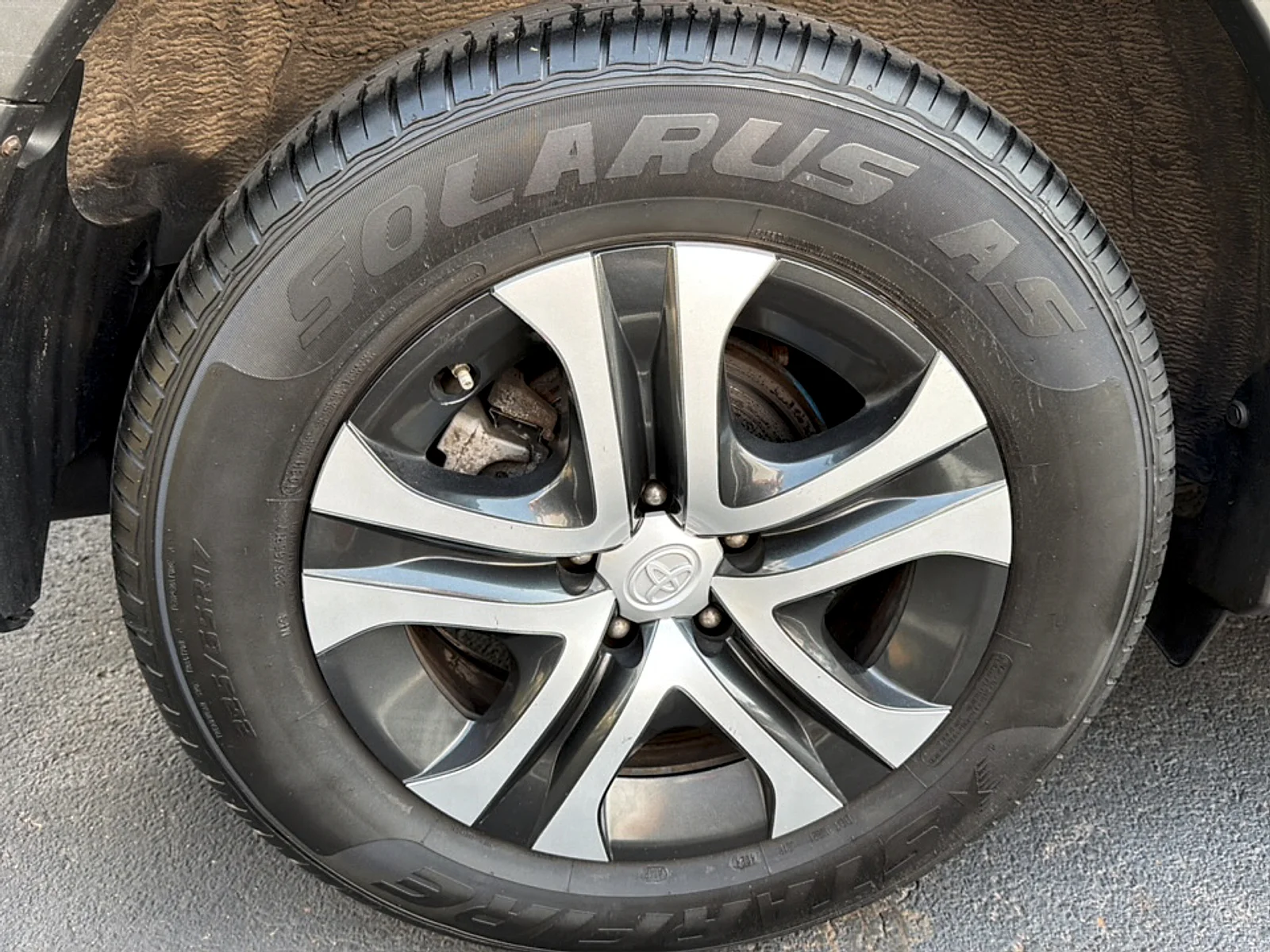 Used 2016 Magnetic Gray Metallic Toyota LE image 5
