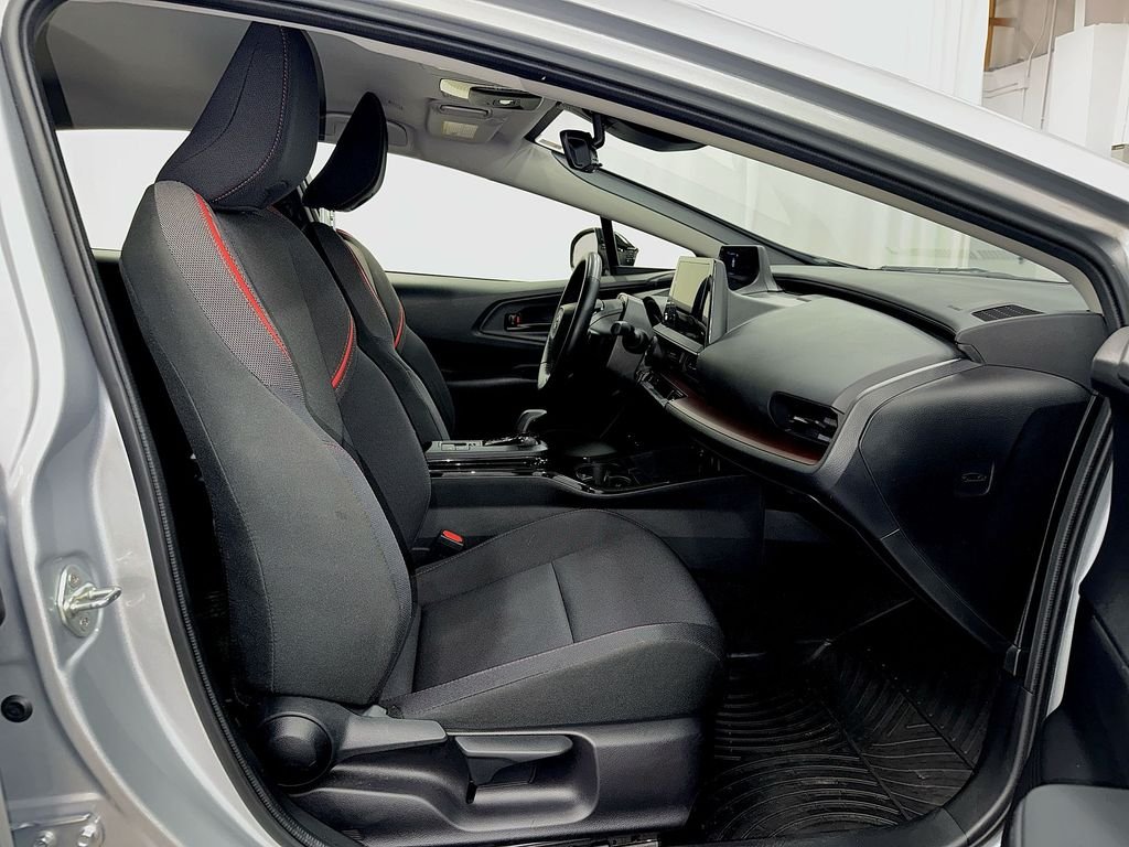 Used 2024  Toyota SE image 21