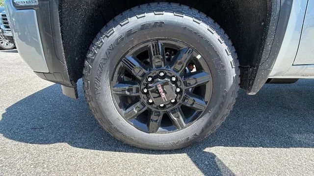 New 2026 Sterling Metallic GMC AT4 image 9