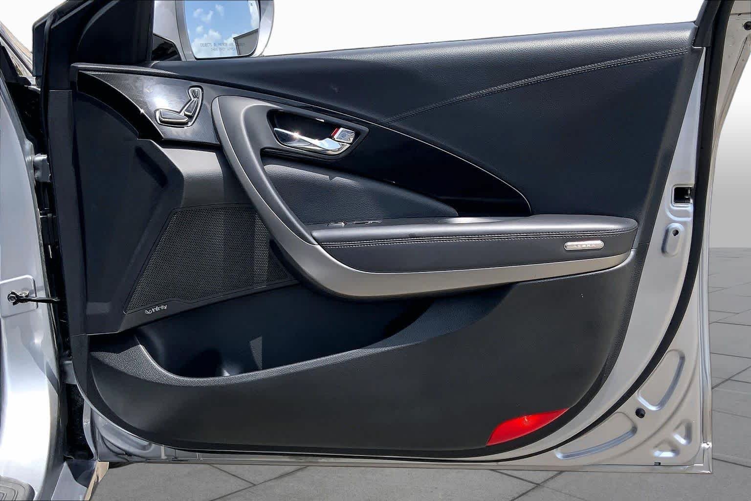 Used 2015 Pewter Gray Metallic Hyundai  image 20