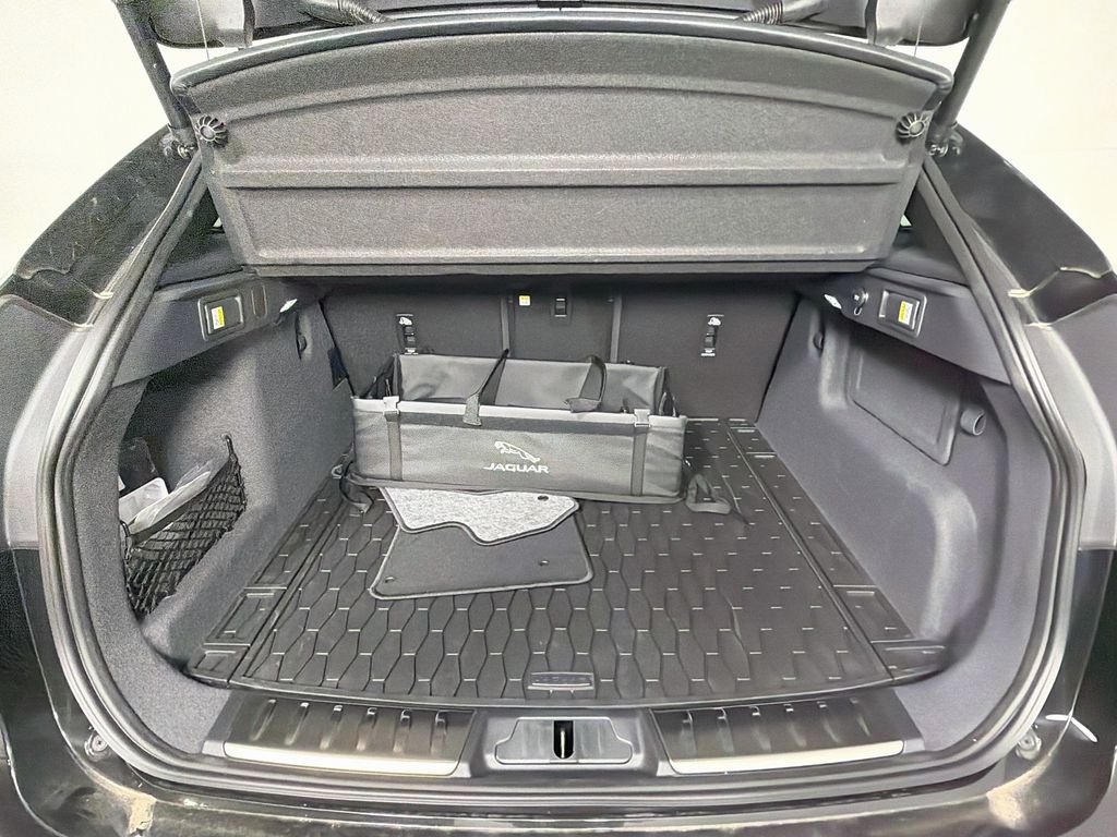 New 2026 Santorini Black Jaguar P250 R-Dynamic S image 28