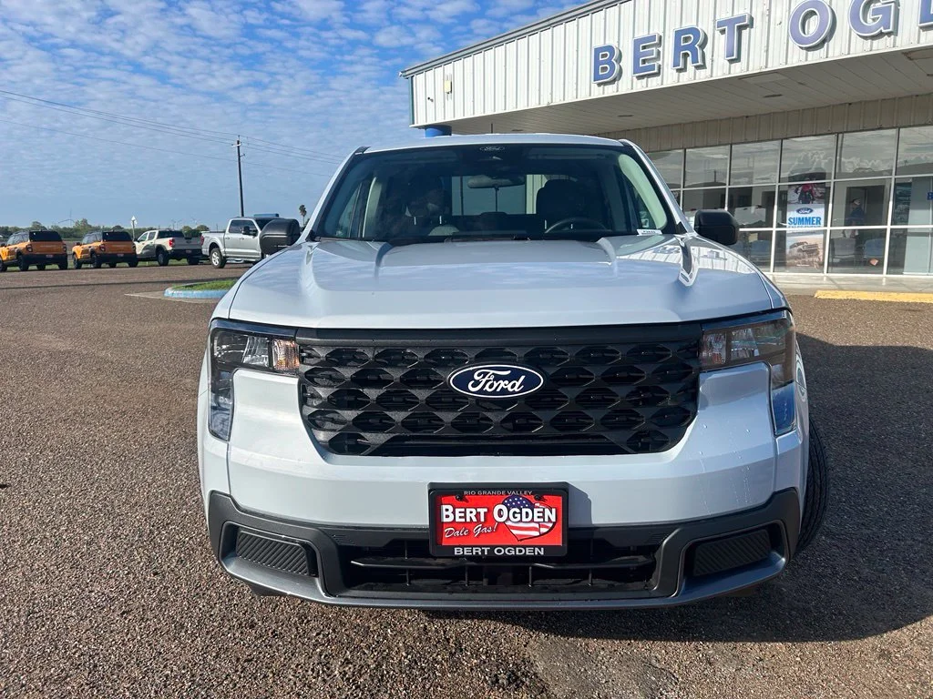 New 2026 Space White Metallic Ford XLT image 2