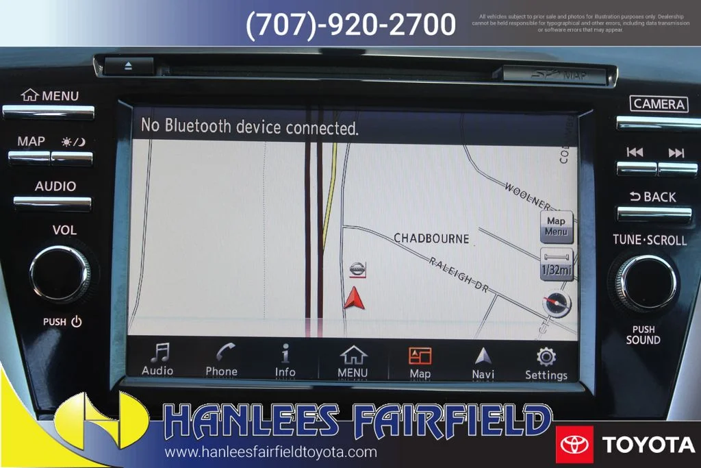 Used 2015 Orange Nissan SV image 23