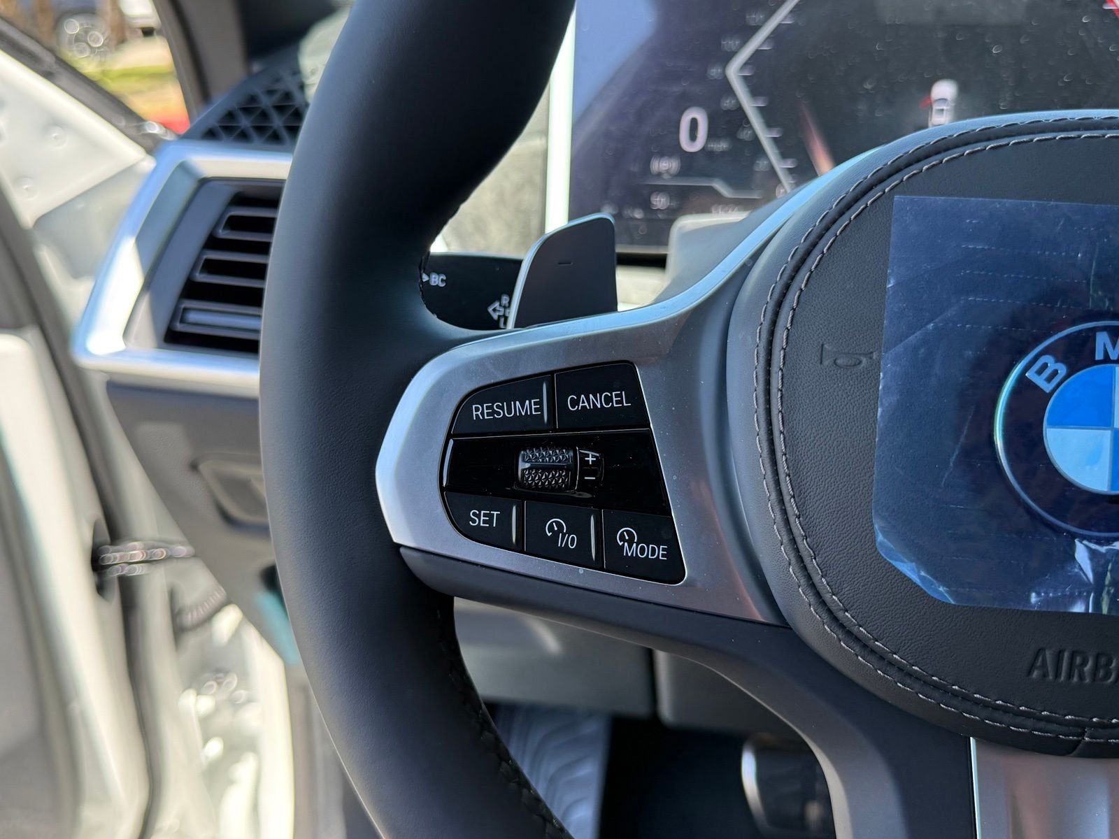 New 2027 Alpine White BMW xDrive40i image 23