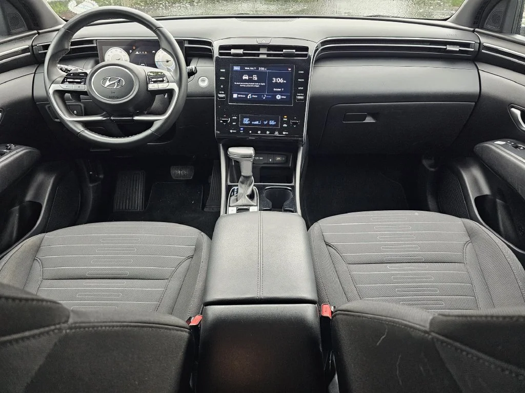 Used 2022 Green Hyundai SEL Premium image 11