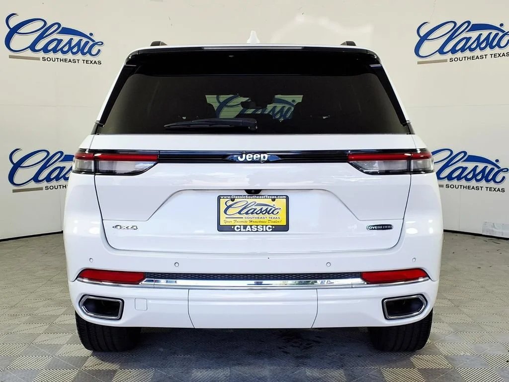 Used 2023 Bright White Cl Jeep Overland image 4