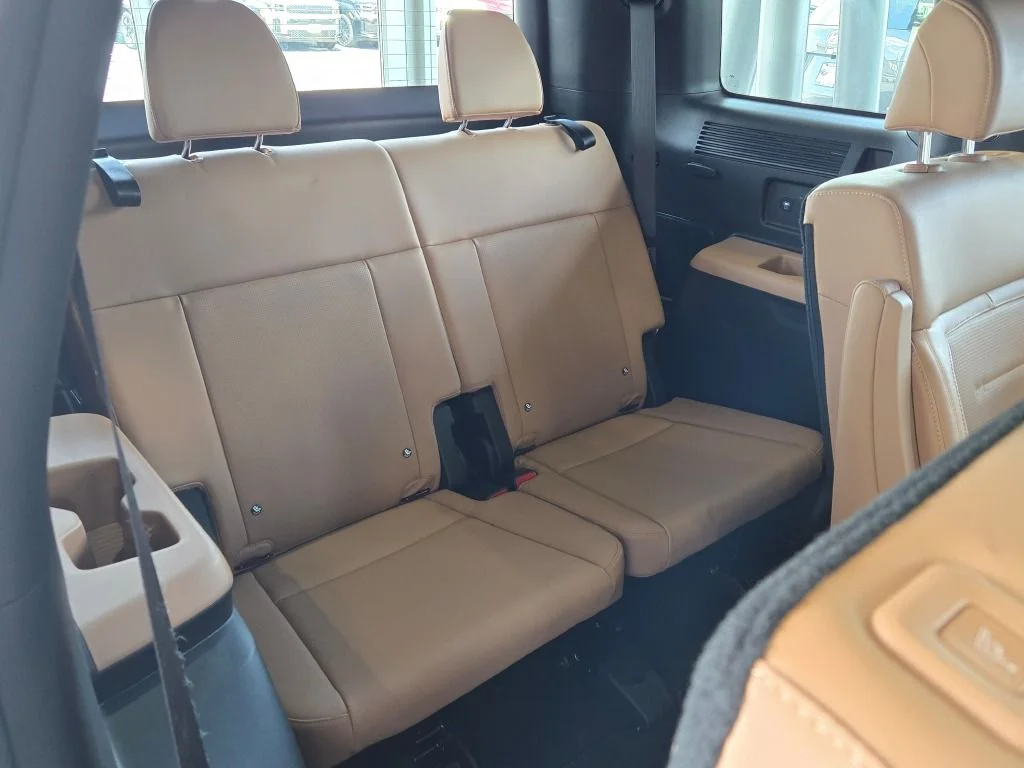 Used 2026 White Hyundai Calligraphy image 12