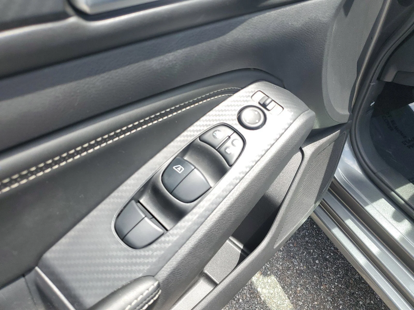 Used 2019 Gun Metallic Nissan 2.5 S image 8