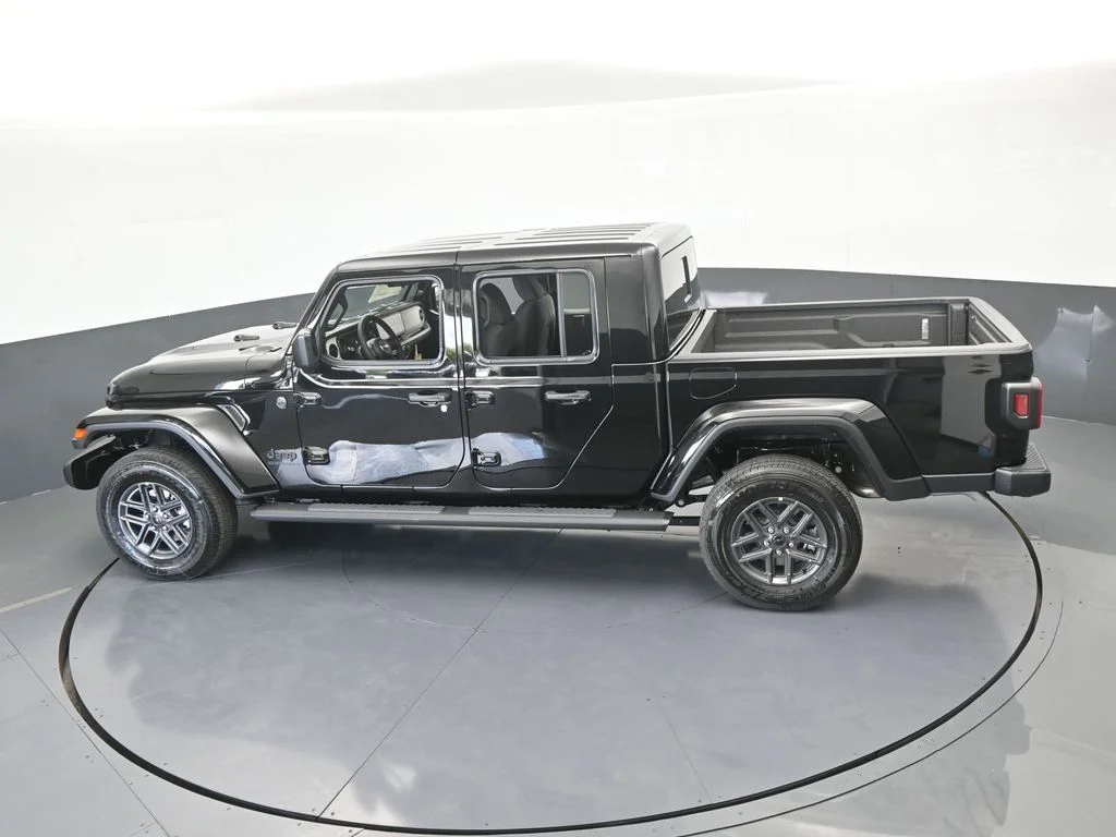 New 2026 Black Clear-Coat Exterior Paint Jeep Sport S image 40