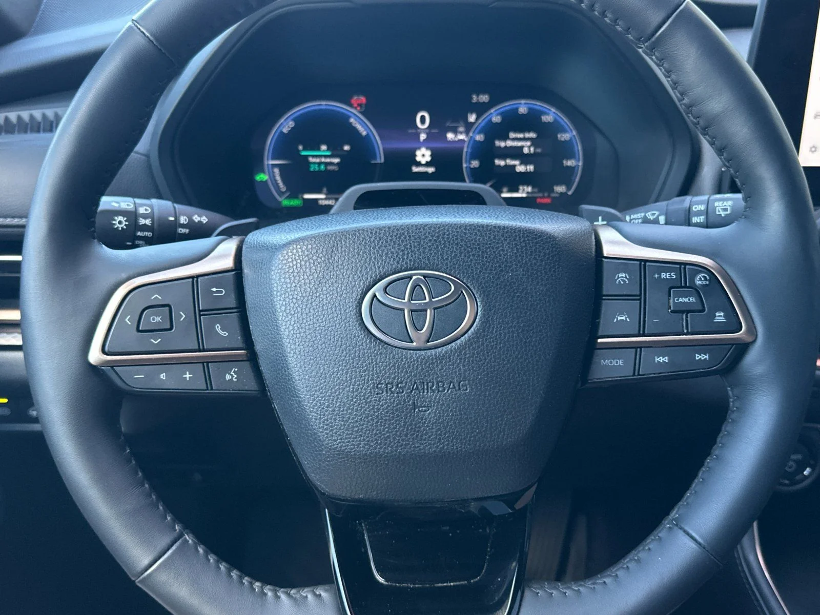 Used 2025 Cement Toyota MAX Platinum image 22