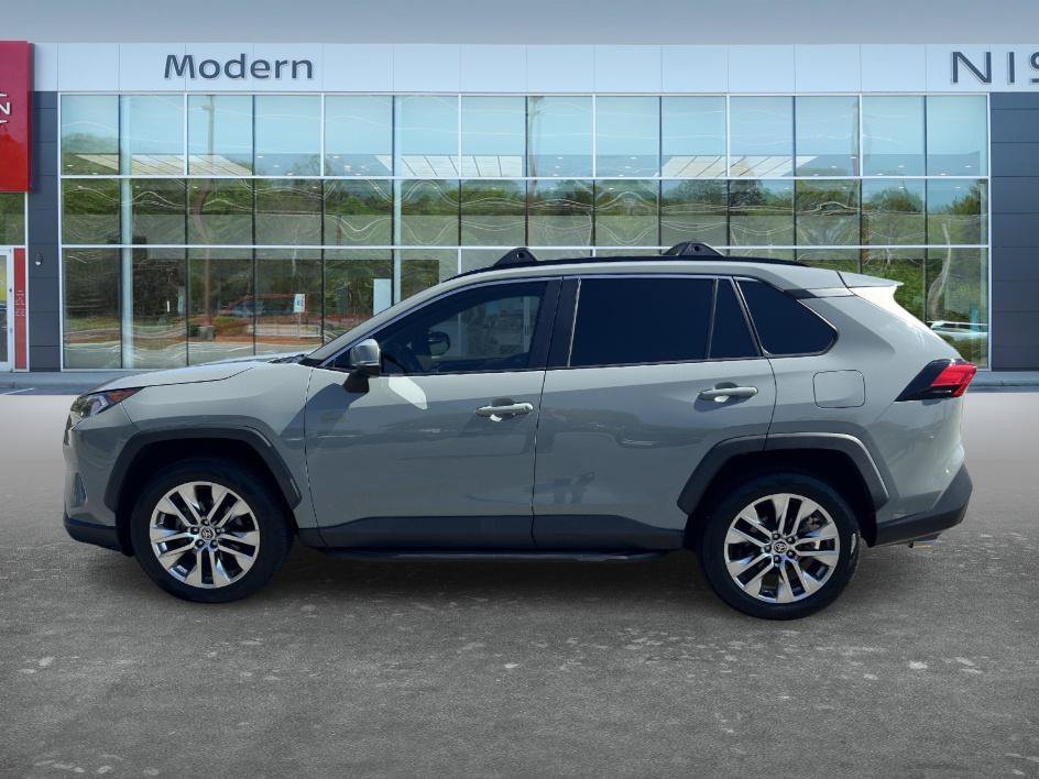 Used 2021 Lunar Toyota XLE Premium image 8