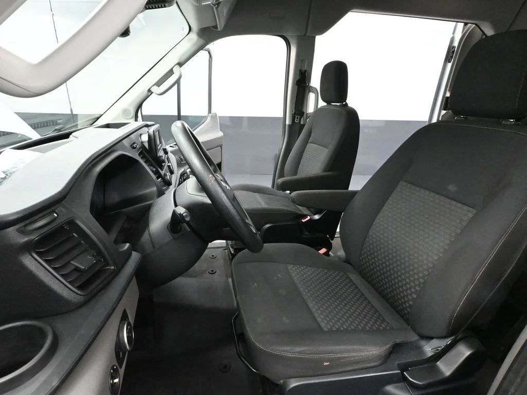 Used 2023 White Ford XL image 21