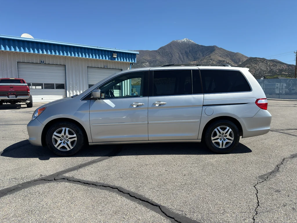 Used 2007 Honda Odyssey EX with VIN 5FNRL38667B410189 for sale in Nephi, UT