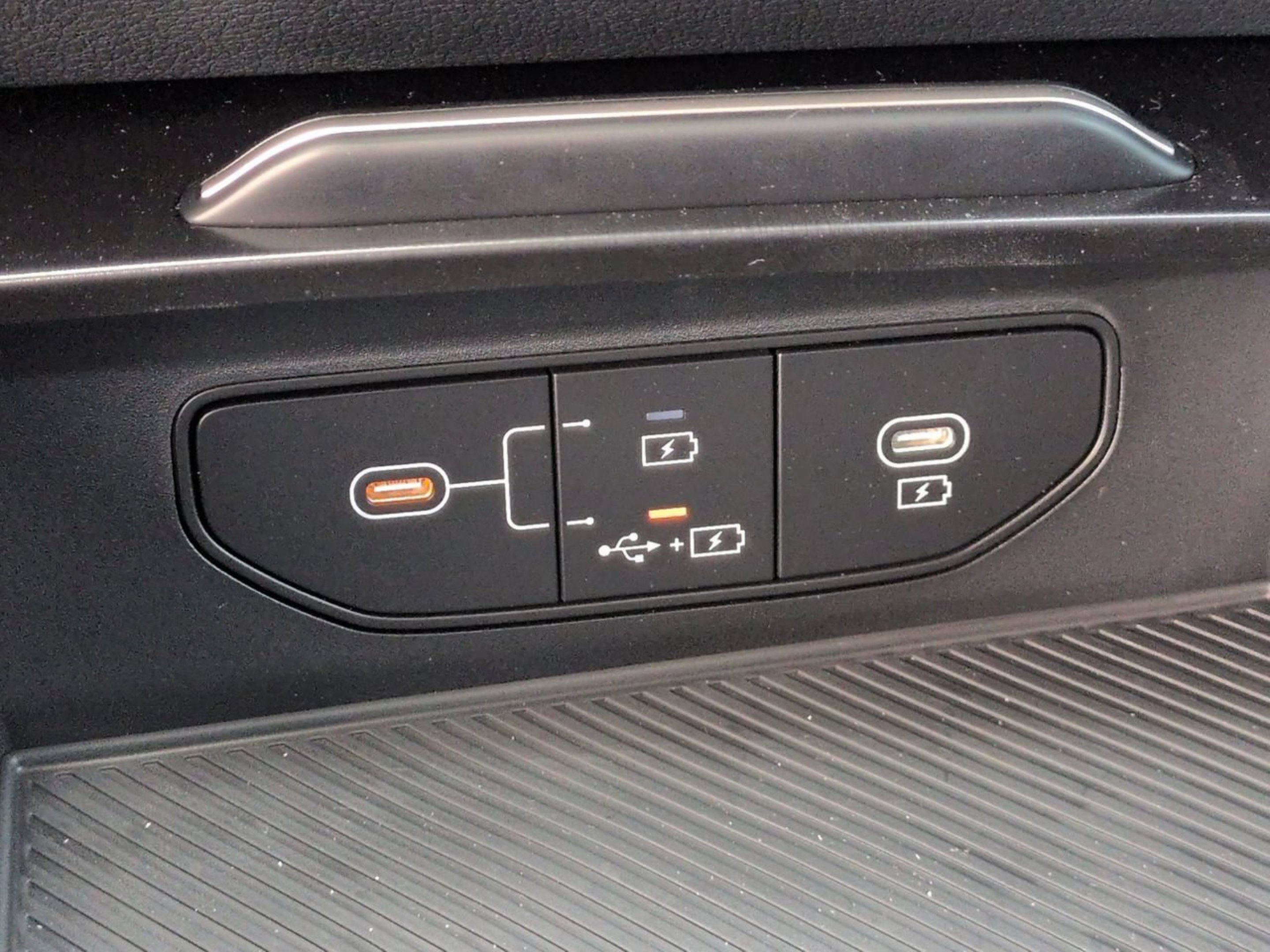 New 2027 Snow White Pearl Kia LX image 19
