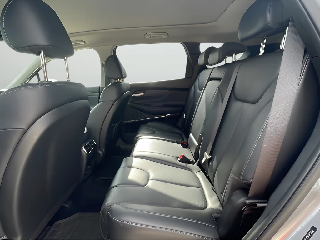 Used 2023 Silver Hyundai SEL image 19