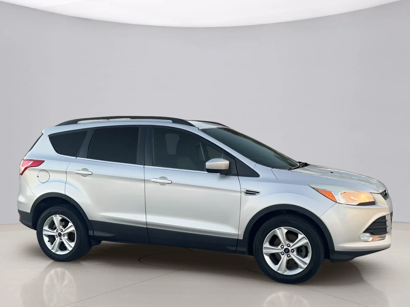 Used 2016 Silver Ford SE image 5
