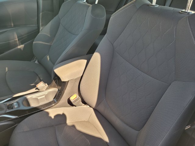 Used 2020  Toyota LE image 13