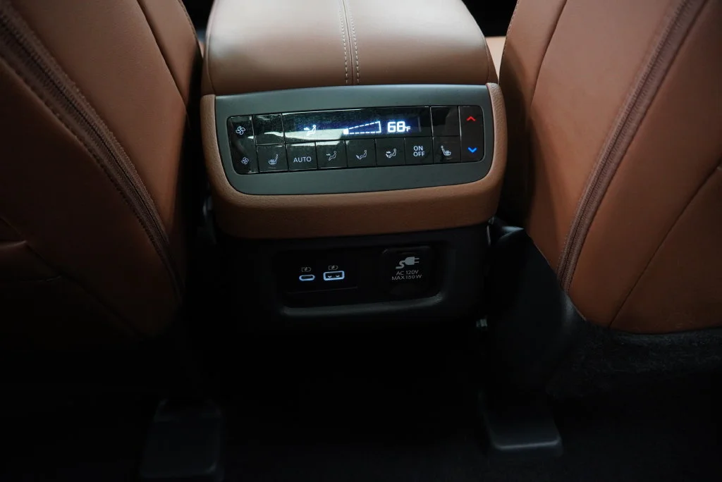 Used 2024 Gray Nissan Platinum image 27