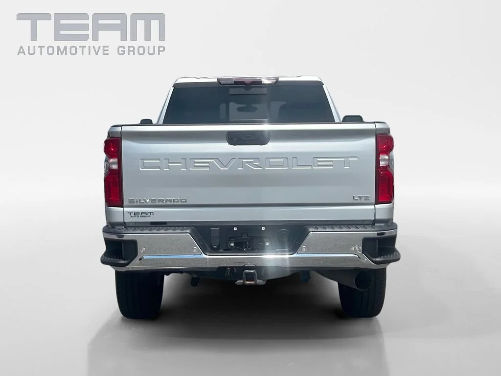 Used 2022 Silver Ice Metallic Chevrolet LTZ image 6