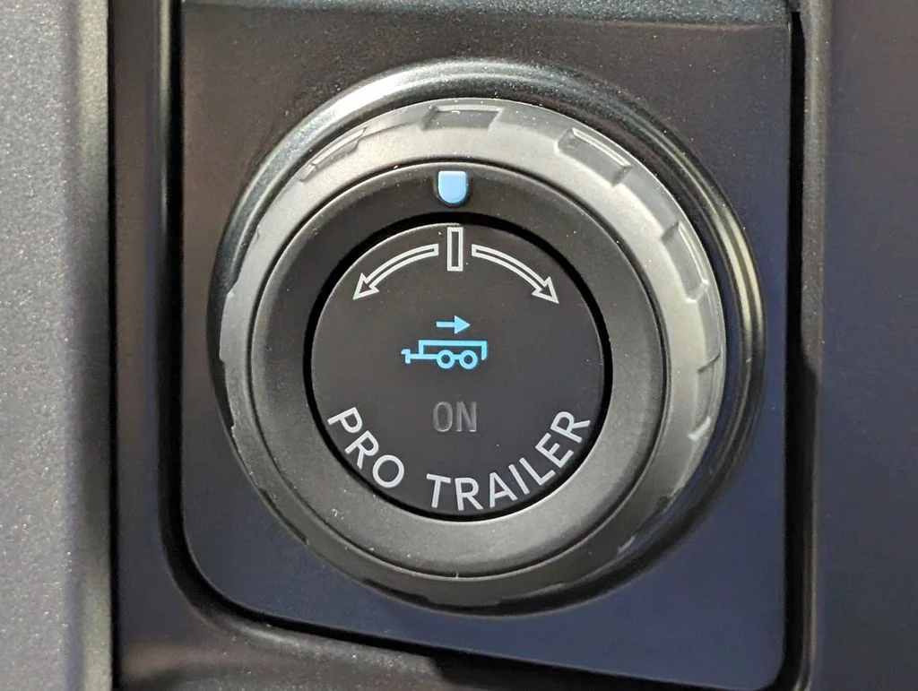 New 2026 Agate Black Metallic Ford XLT image 7