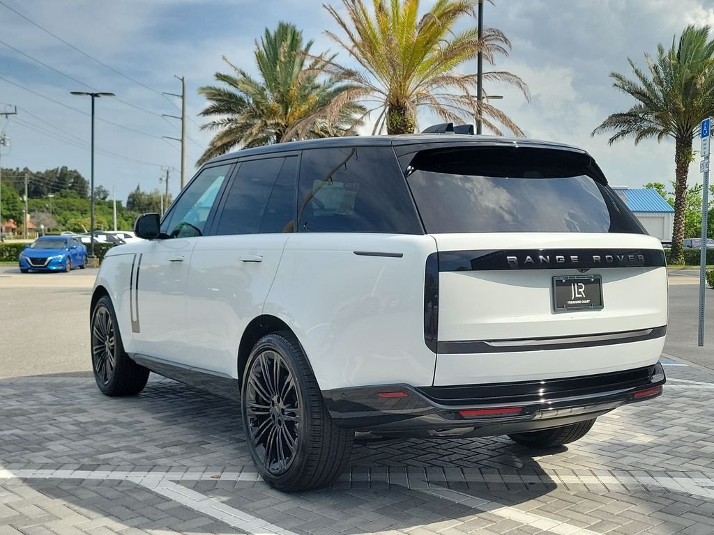 New 2026 Fuji White LAND ROVER SE image 3